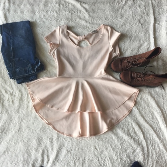 Blush pink Free Kisses large bow back peplum hi-lo - Picture 2 of 4